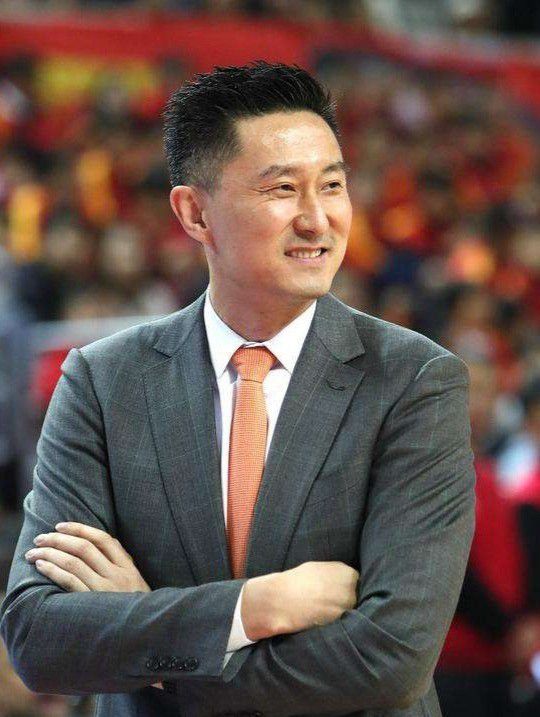 战报湖人20分惨败鹈鹕 詹姆斯34+6老六4抢断锡安26分NBA常规赛继续进行，洛杉矶湖人队（17胜17负）吞下连败。